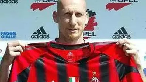 《英超劲旅狼队锁定徐彬，新星或外借英冠球队砥砺前行》