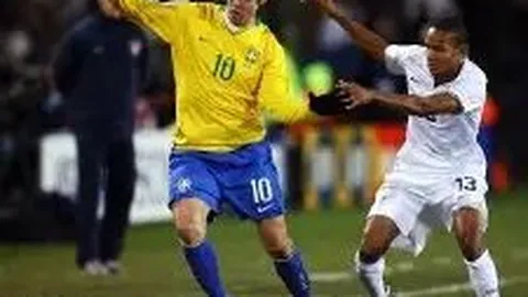 【激情对决！】利兹联对阵阿斯顿维拉：奥卡福尔领衔首发，肖恩-朗斯塔夫助阵，达米安-马丁内斯与蒂勒曼斯强势出击！