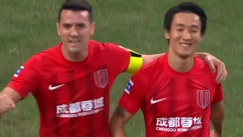 库里独揽52分击败灰熊，勇士告捷；约基奇61分难阻败局，金块负于灰狼